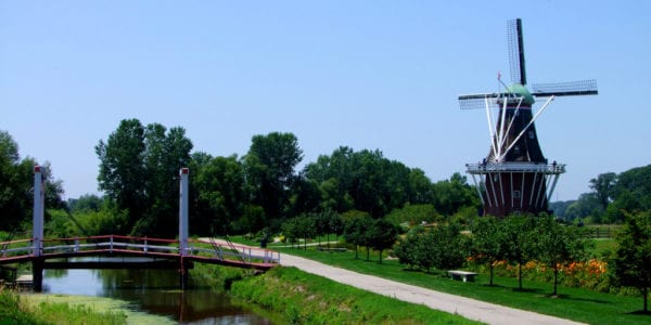 1965 : DeZwaan Windmill Dedicated in Holland