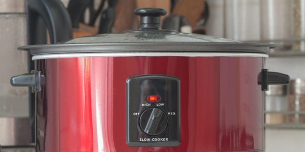 Image of a slow cooker on a kitchen counter